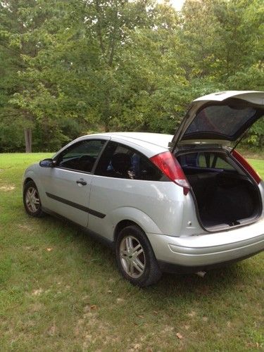 2000 Ford Focus ZX3 Hatchback 3-Door 2.0L, image 5