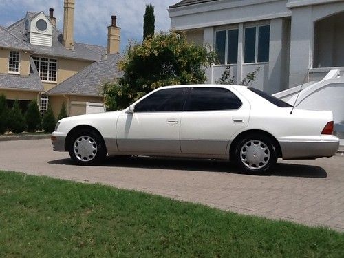 96 Lexus 400 All major works done for next 100,000 mile, Non smoker,Garage kept, image 4