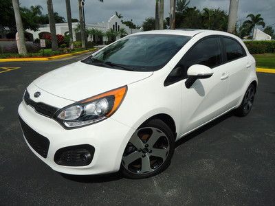 Florida 12' rio hatchback loaded navi cold climate &amp; premium pkgs rear camera
