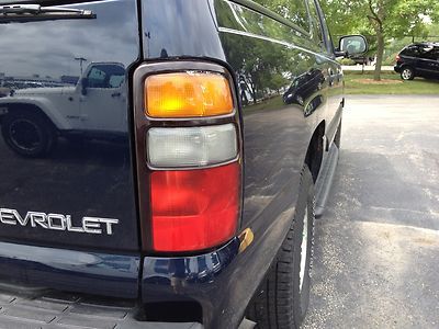 5.3L V8 CD Auto Headlamp On/Off-Delay Cassette Player Power Seat 3rd Row Seats, image 35