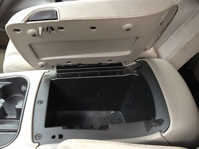 5.3L V8 CD Auto Headlamp On/Off-Delay Cassette Player Power Seat 3rd Row Seats, image 45