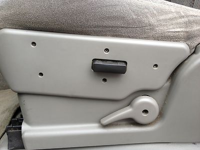 5.3L V8 CD Auto Headlamp On/Off-Delay Cassette Player Power Seat 3rd Row Seats, image 56