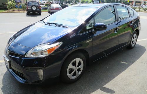 2012 toyota prius three hatchback 4-door 1.8l