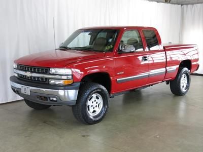 Ext cab 143. 5.3l cd 4x4  needs home red chevy leather tow 3rd door low miles