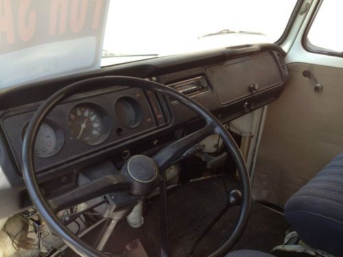 1973 VW Volkswagen Camper Bus, image 2