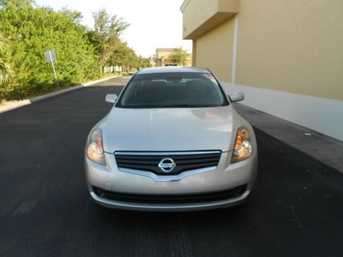 2009 nissan altima s sedan 4-door 2.5l ****clean title****