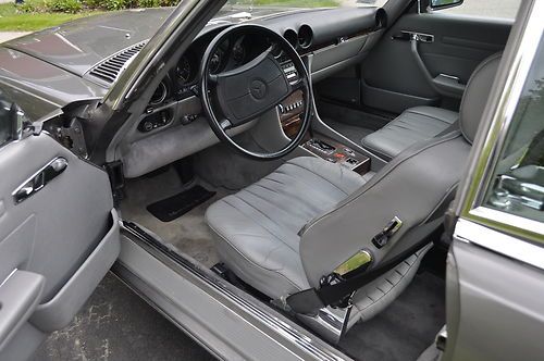 Mercedes Benz 1987 560SL (W107) Convertible w/Hardtop Low 81k Mi - Great Shape!, image 10