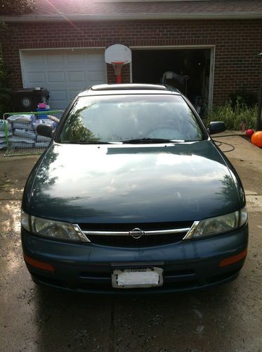 1997 nissan maxima se sedan 4-door 3.0l