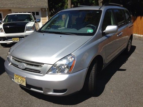 2006 kia sedona lx mini passenger van 4-door 3.8l, 2007 first owner, low 59k mil