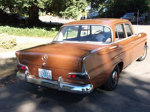 1965 Mercedes Benz 190 D runs great, image 8