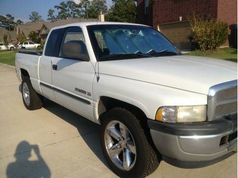 2000 dodge ram 1500 v8 - must see!!!