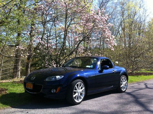 Miata touring roadster - electric push-button hardtop convertible w 5,792 miles