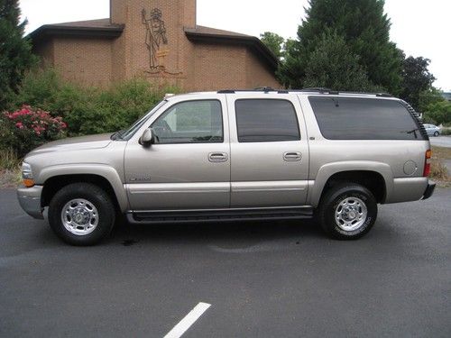 2000 chevrolet suburban 2500 lt low miles runs drives looks 100%