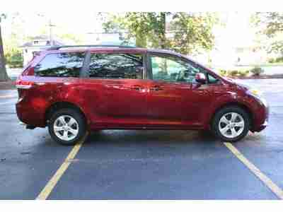 2011 Toyota Sienna Handicap Accessible Wheelchair Van Rear Entry Extra Wide Ramp, image 5