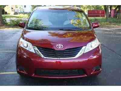 2011 Toyota Sienna Handicap Accessible Wheelchair Van Rear Entry Extra Wide Ramp, image 7