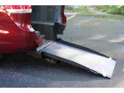 2011 Toyota Sienna Handicap Accessible Wheelchair Van Rear Entry Extra Wide Ramp, image 19