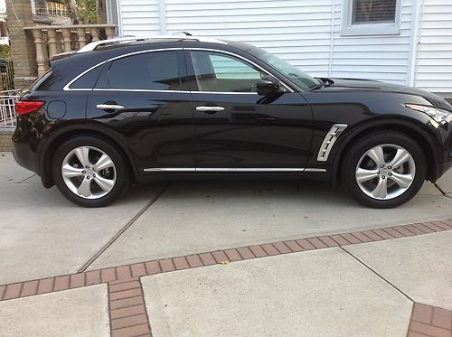 Brand new infiniti fx35 2011