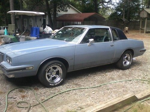 1983 pontiac grand prix base coupe 2-door 5.0l