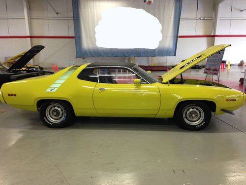 1971 plymouth roadrunner mopar, 440, 4 speed  *** no reserve ***