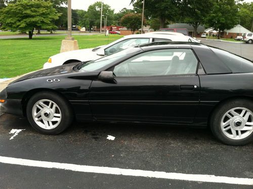 1995 chevrolet camaro base coupe 2-door 3.4l