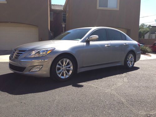 2012 hyundai genesis 3.8 sedan 4-door