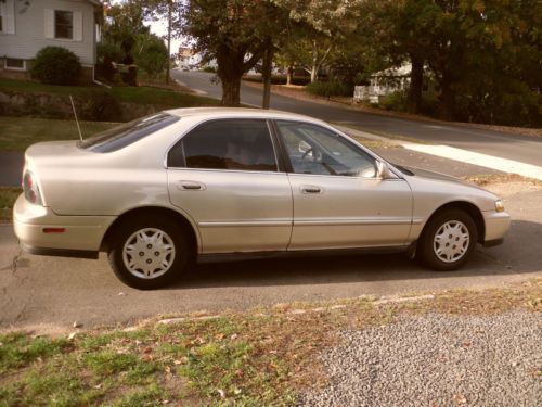 Honda Accord LX 1995, image 3
