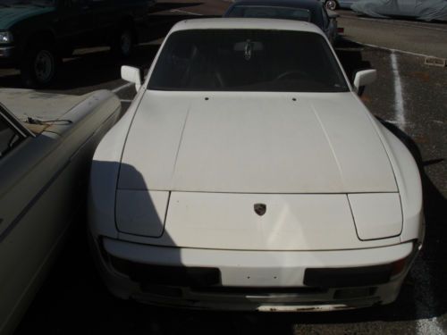 1985.5 Porsche 944 white, image 2