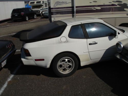 1985.5 Porsche 944 white, image 3