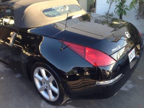 2004 black nissan 350z touring roadster