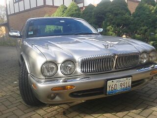 1998 jaguar xj8 vanden plas super clean 0nly 93500 mile