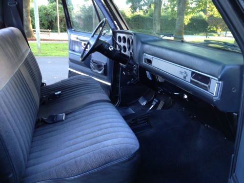 1985 Chevy Silverado K20 6.2 Diesel 4x4 61,000 actual miles, image 15