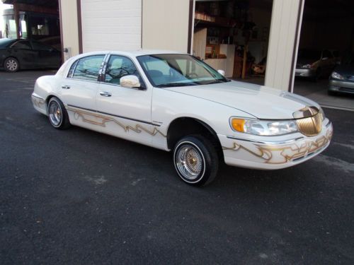 2000 LINCOLN TOWN CAR ON HYDRAULICS CUSTOM SHOW CAR LOWRIDER 10 SWITCHES, US $4,500.00, image 3