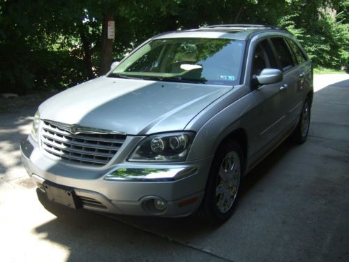 2005 chrysler pacifica limited awd, one owner, clean autocheck, no accidents!