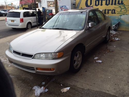 1997 honda accord se spoiler sunroof power many options 4 cy 4 door clear carfax