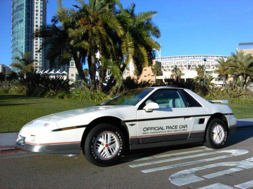 1984 pontiac indy fiero pace car