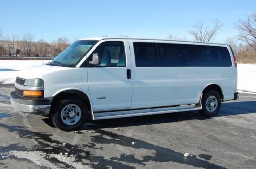 15 passenger extended 1 owner shuttle transport serviced loaded running boards