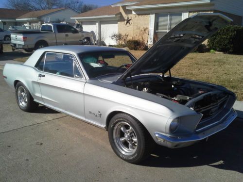 Classic 68 ford mustang coupe v8 auto trans