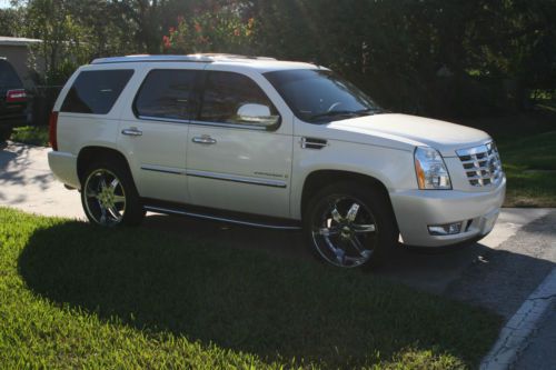 2007 cadillace escalade--white with black interior 24&#034; custom rims