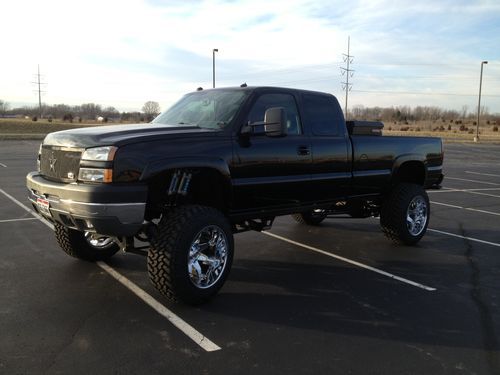Lifted chevy 2500hd duramax