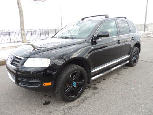 2004 volkswagen touareg v8 sport utility 4-door 4.2l black on black nav hot hot