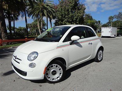 2012 fiat 500. 2 door 5spd, factory warranty ice cold a/c