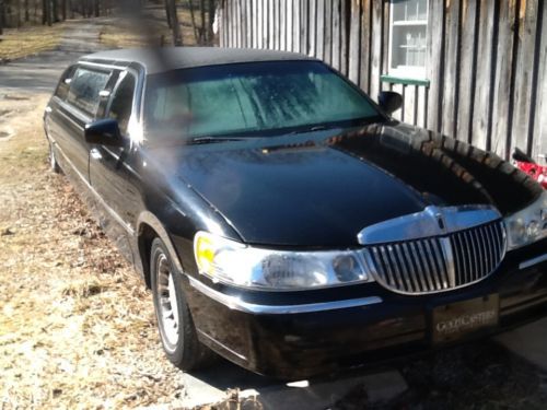 2001 lincoln town car stretch limousine, 2private owners 120k miles