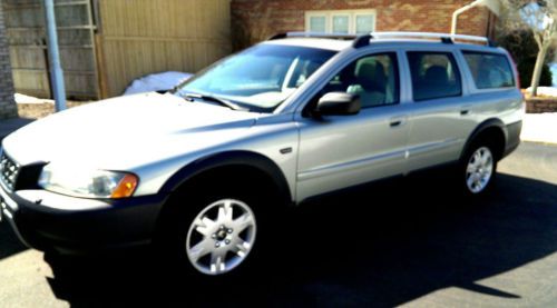 2005 volvo xc70 base wagon 4-door 2.5l