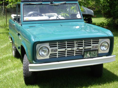 1966 Ford Bronco Sport Utility, image 2