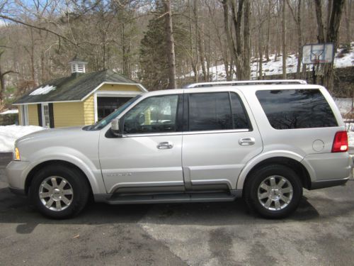 2003 lincoln navigator base sport utility 4-door 5.4l low miles!