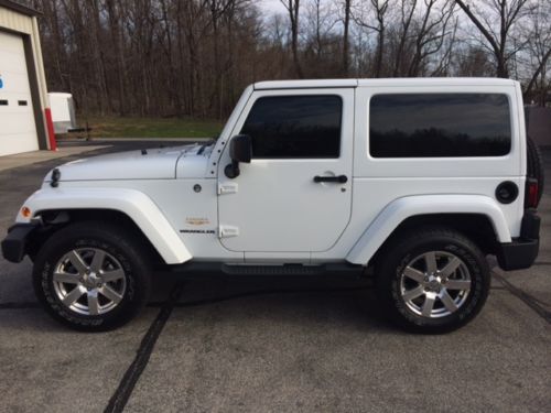 2013 jeep wrangler sahara sport utility 2-door 3.6l no reserve