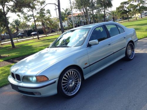 2000 bmw 528i sport 20&#034; asanti forged wheels tv/dvd garage kept well maintained