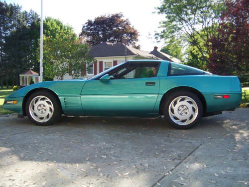 1991 chevrolet corvette base hatchback 2-door 5.7l