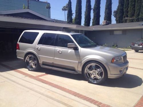 2004 lincoln navigator 26&#034; rims, show truck, all optionsl, mint! no reserve!!!!!