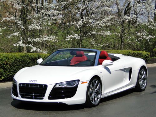 Unbelievable r8 v10 6 speed, white over red w/ carbon fiber, audi care, only 8k